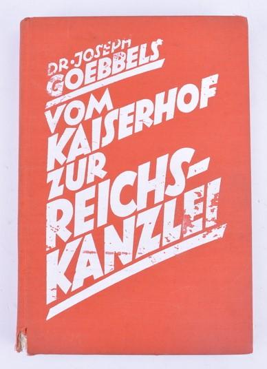 German Book: Vom Kaiserhof zur Reichskanzlei