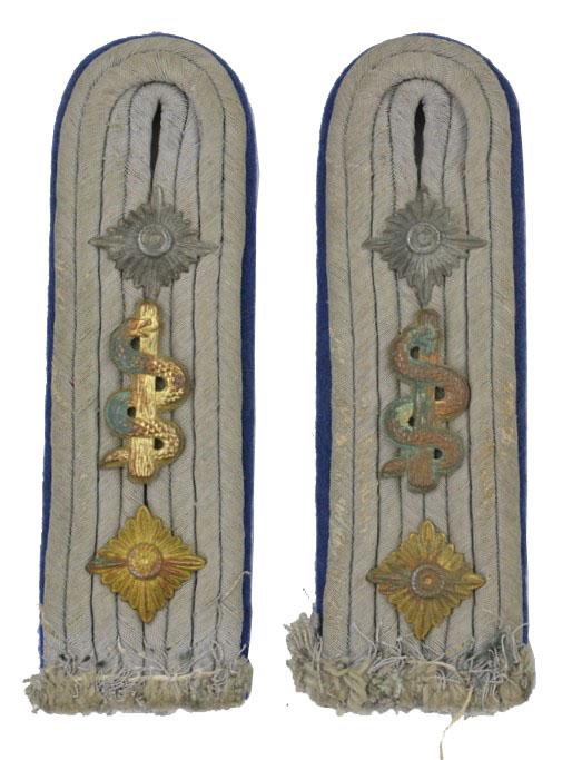German WH Medic Shoulderboards