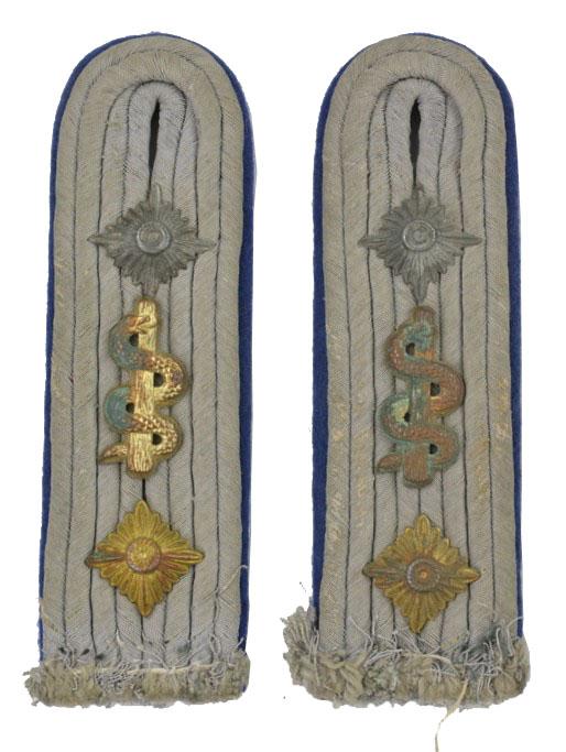 German WH Medic Shoulderboards