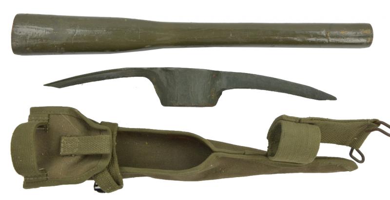US WW2 M-1910 Pick-Mattock and carrying case