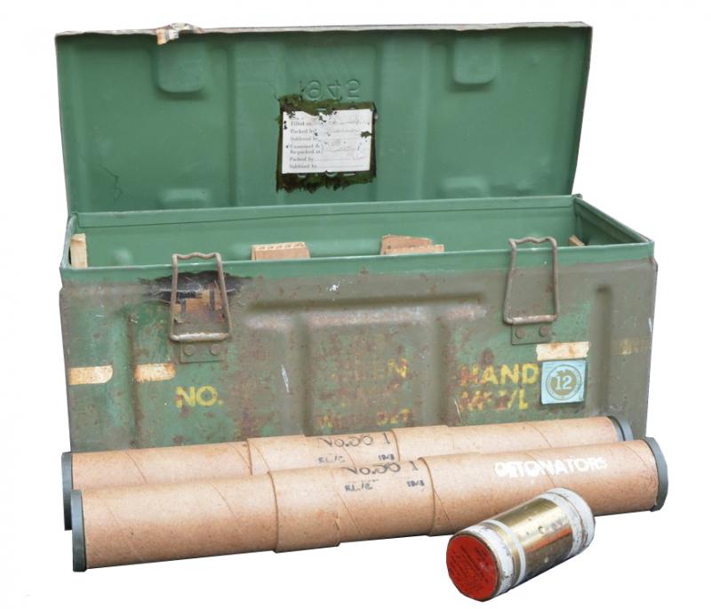 British WW2 No77 Phosphorus Handgrenade Case complete with Cartridges and Detonator box