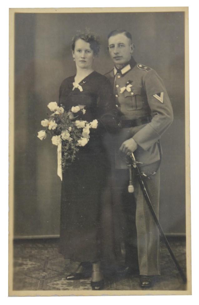 German WH Wedding Portrait Picture