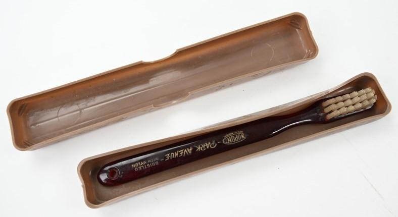 US WW2 Toothbrush with Container