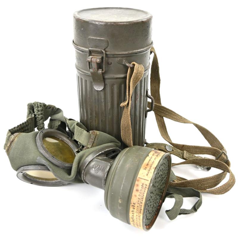 German LS Air Defense Gasmask & Cannister