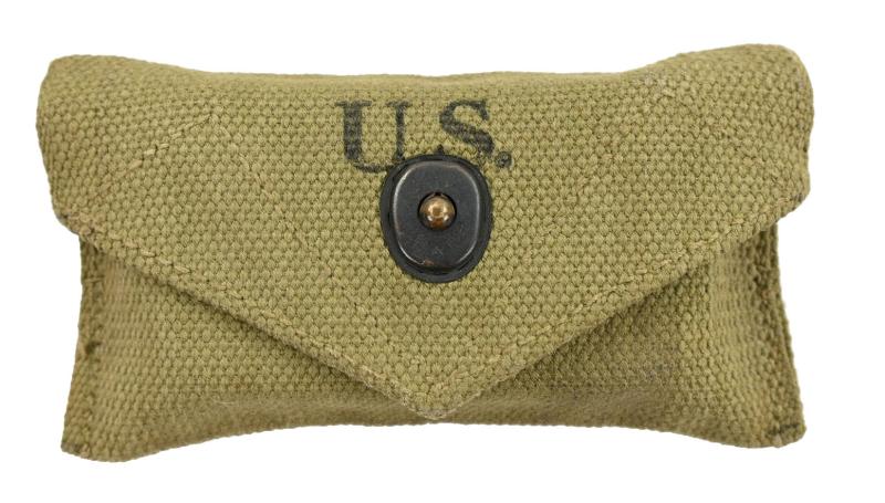 US WW2 M-1924 First Aid Pouch with First Aid Kit