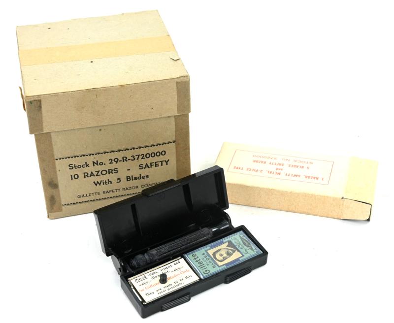 US WW2 Enlisted Men 'Gillette' Safety Razor in case