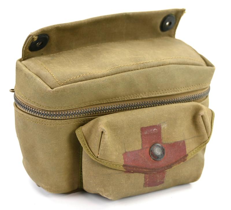 USAAF WW2 First Aid Pouch with content
