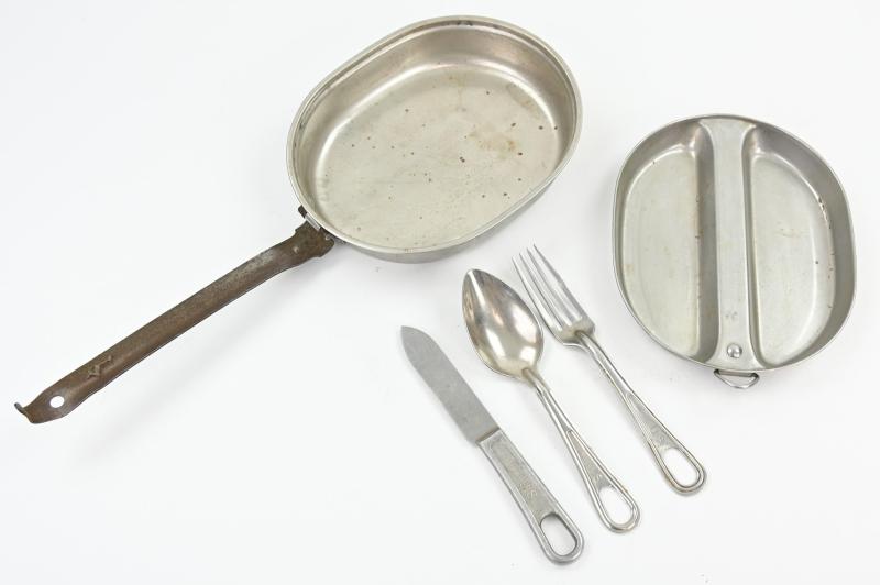 US WW2 M-1932 Messtin with Cutlery Set