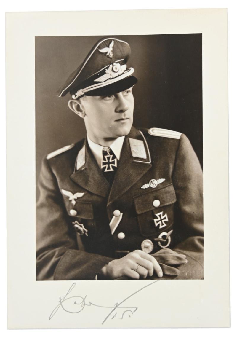Signature of Luftwaffe KC Recipient 'Viktor Petermann'