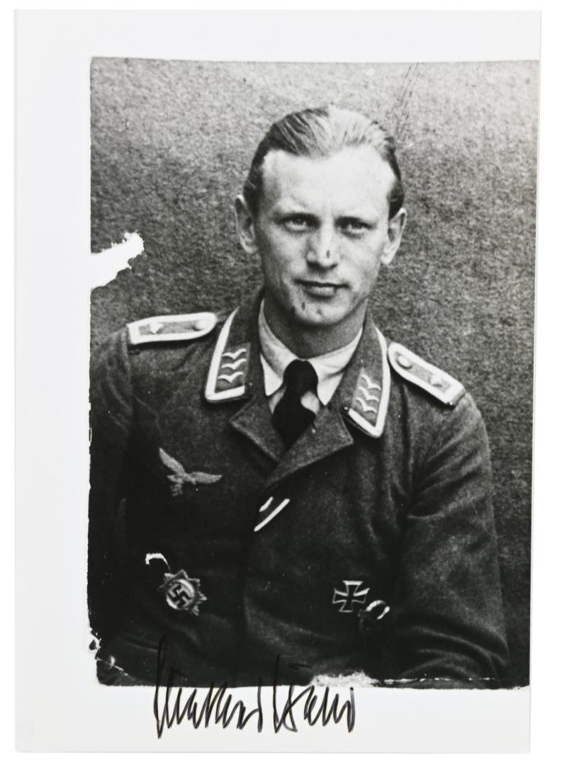 Signature of Luftwaffe KC Recipient 'Günther Bahr'