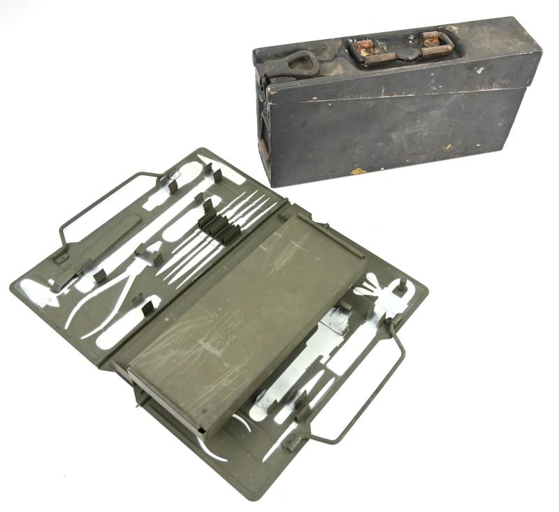 German WH MG 34/42 Waffenmeister Toolbox with Insert
