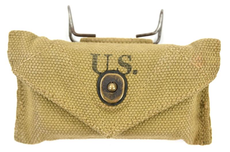 US WW2 M-1942 First Aid Pouch with First Aid Kit