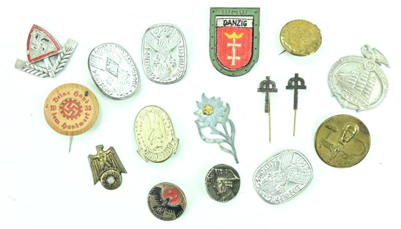 German Third Reich Tinnie Badge Set