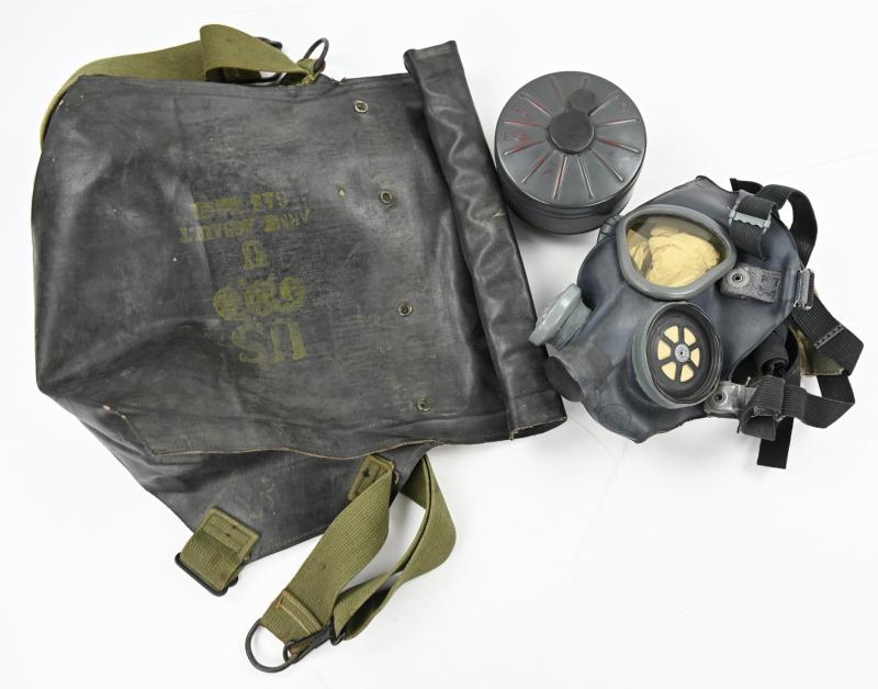 US WW2 101st Airborne Division Named M5 Gasmask with M7 Assault Carrying Pouch