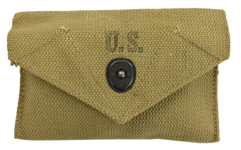 US WW2 M-1924 First Aid Pouch with First Aid Kit