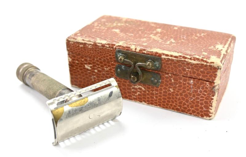 German Third Reich Era Cased Razor