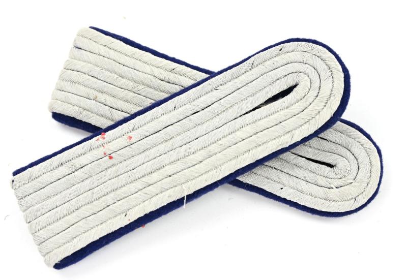 German WH Officer's Shoulderboards 'Arzt'