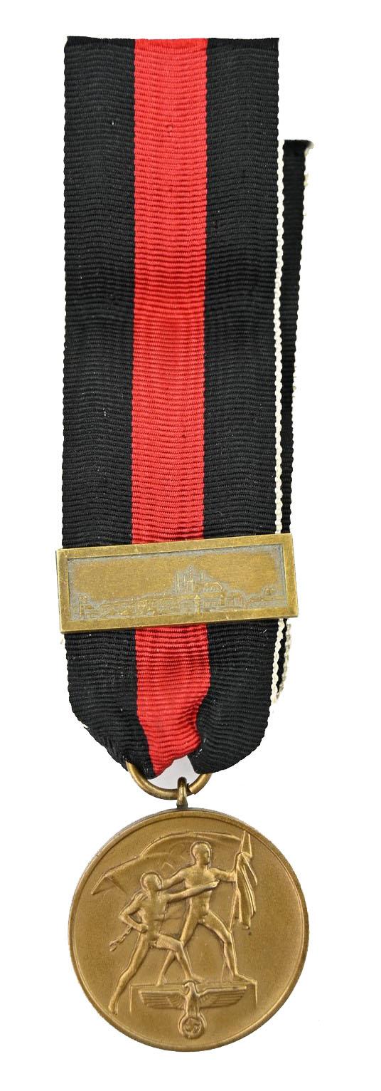 German 1 October 1938 medal with Pragerburg Clasp