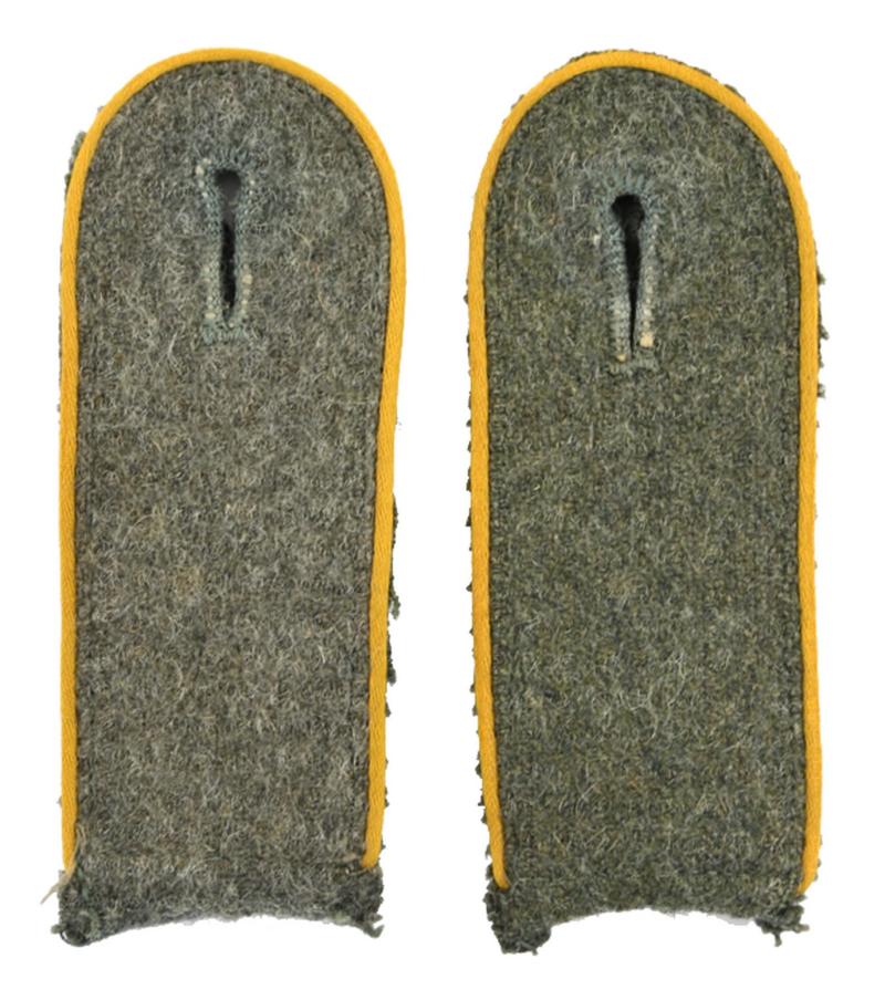 German WH EM Shoulderboards Cavalry