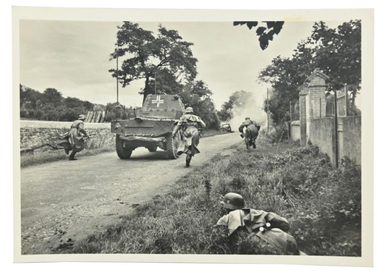 German Waffen-SS Kriegsberichter Postcard 'Unsere Waffen-SS'