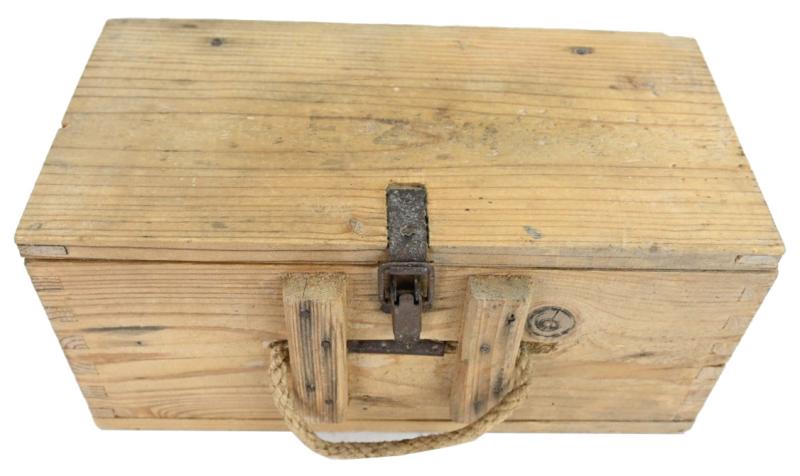 German WH Entlastungzunder 44 Ammunition Box