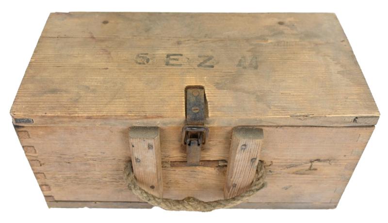 German WH Entlastungzunder 44 Ammunition Box