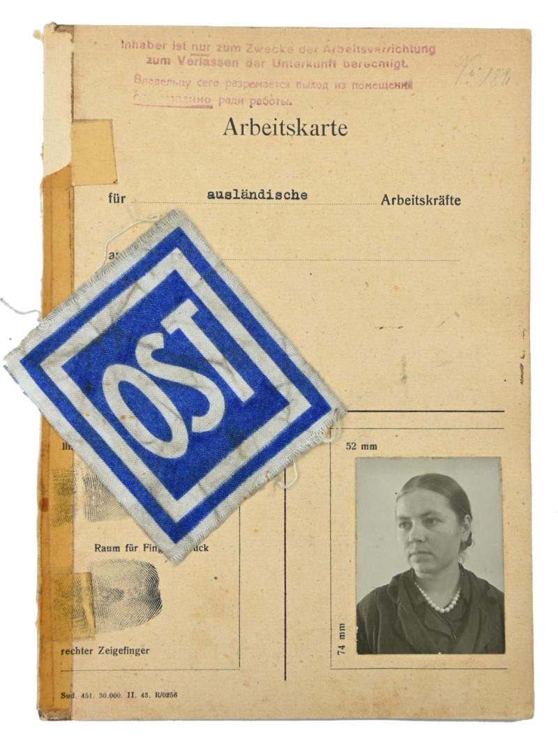 Russian WW2 POW Workerspass with OST-badge