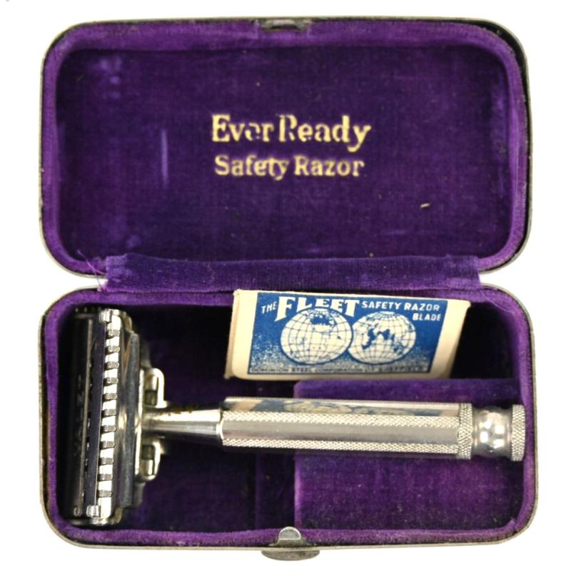 British WW2 Safety Razor Set