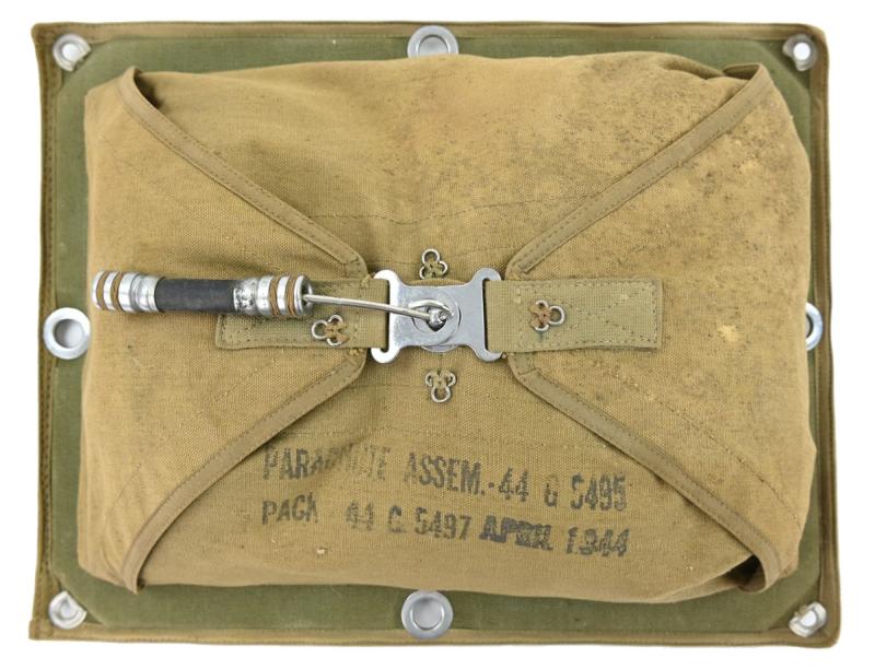 US WW2 Airborne Waco CG-4A Glider Parachute Pack