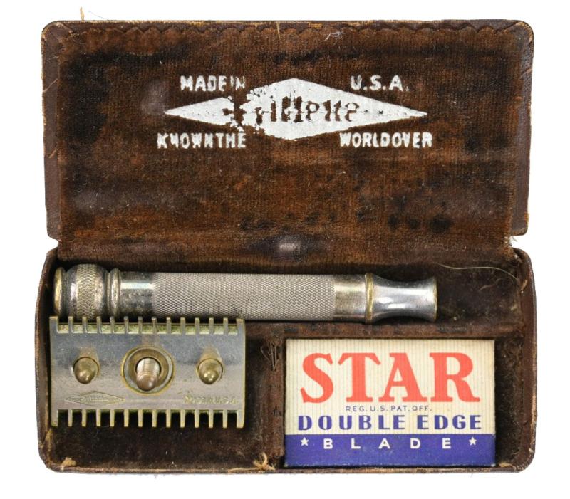 US WW2 Gilette Safety Razor Set in Case