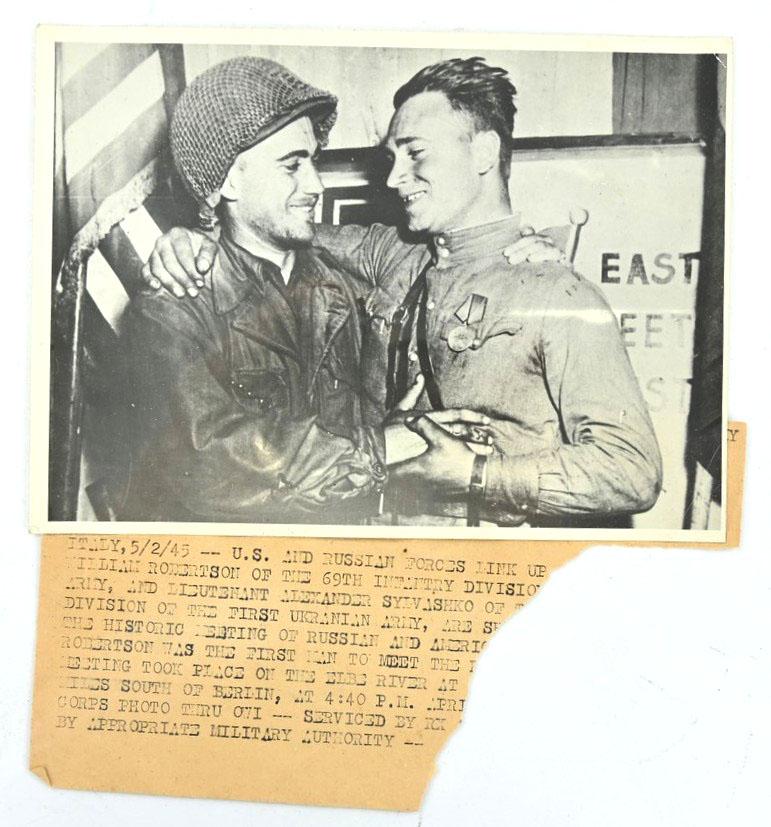 US WW2 Press Photo 'Russian & US Link-up'
