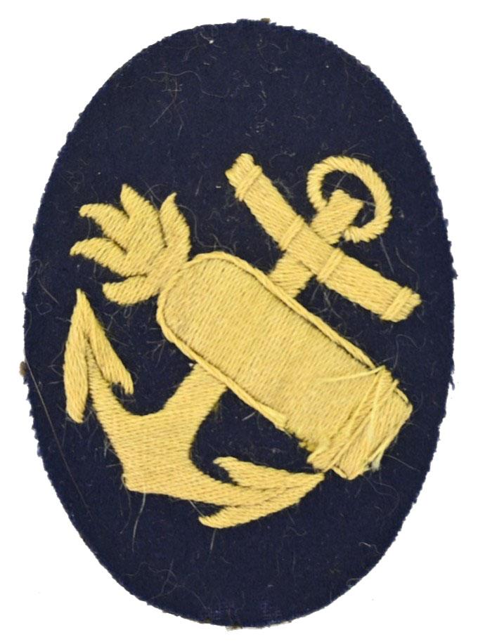 German KM Career Rank Chevron Badge 'Artillerie Mechaniker