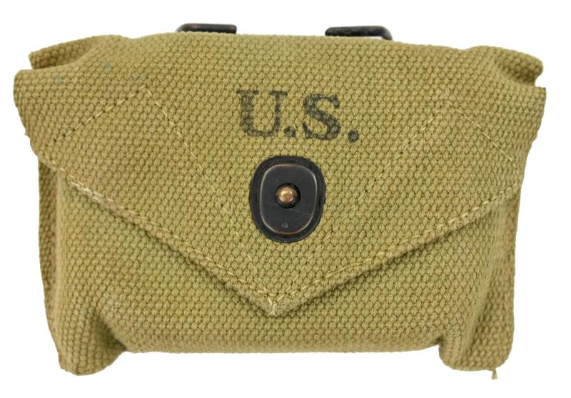 US WW2 M-1924 First Aid Pouch with First Aid Kit