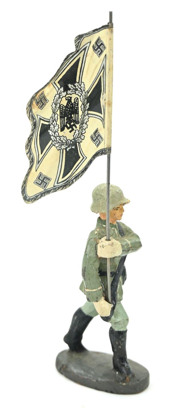 German Elastolin Toy Figure 'Heeres Fahnetrager'