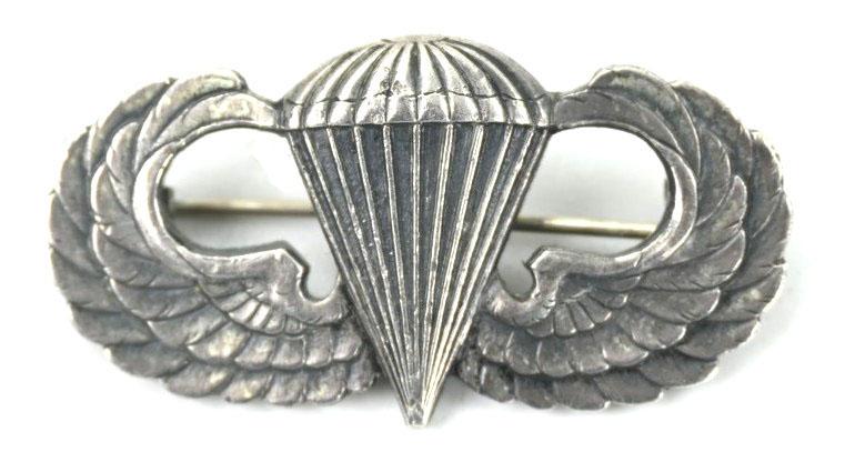 US WW2 paratrooper Jumpwing 'Robbins & Co.'