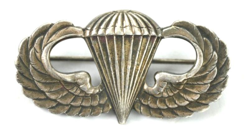 US WW2 Jumpwing Pinback