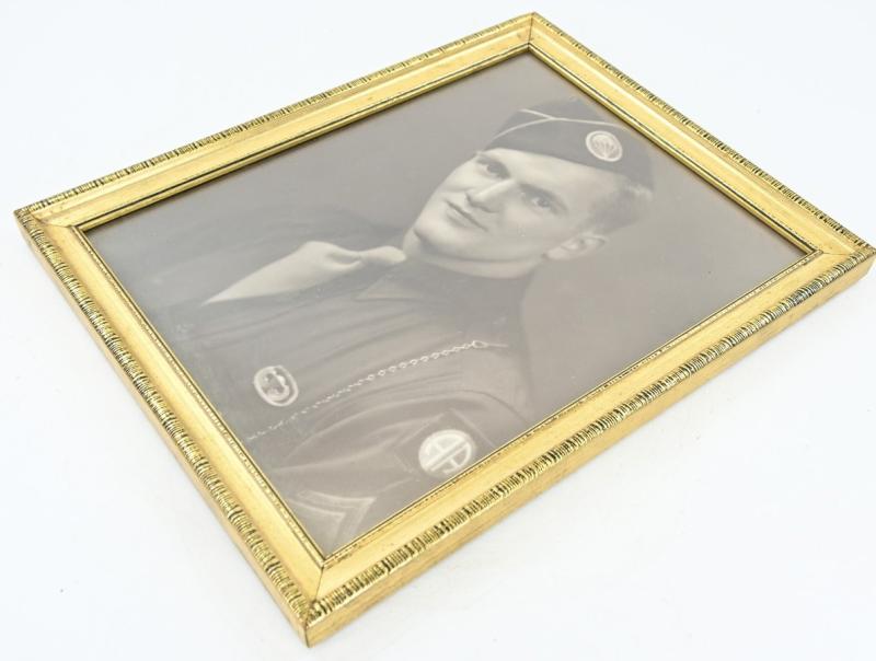 US WW2 82nd Airborne Division Paratrooper Portrait Picture in Frame