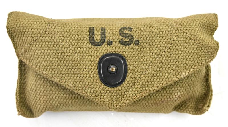 US WW2 M-1924 First Aid Pouch with First Aid Kit