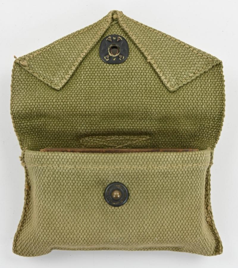 US WW2 M-1924 First Aid Pouch with First Aid Dressing