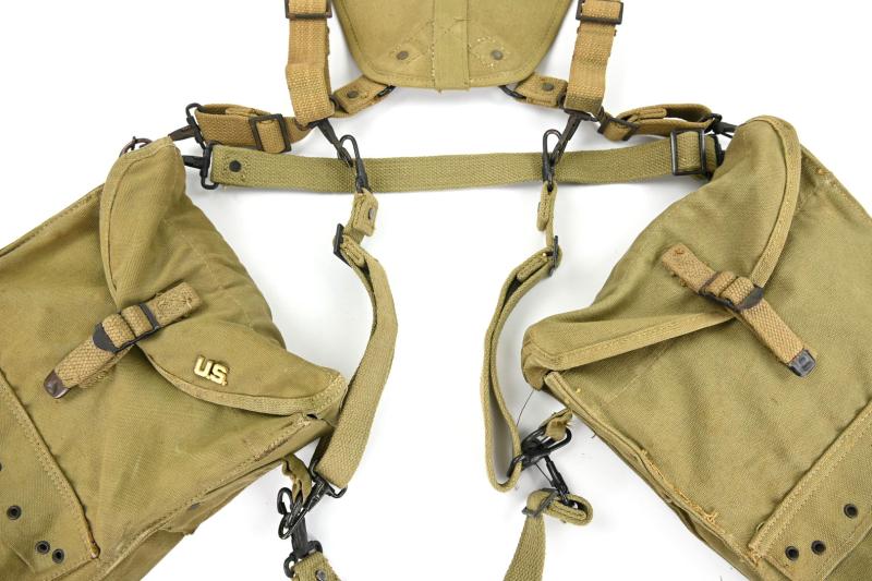 US WW2 Medic Set with Carrying Frame