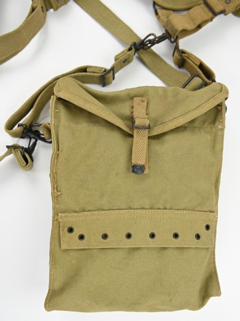 US WW2 Medic Set with Carrying Frame