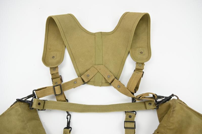 US WW2 Medic Set with Carrying Frame
