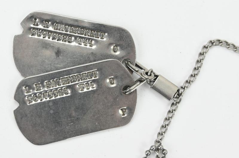 US WW2 Dog-Tag Set 'Lawrence E. Sauerbreit'