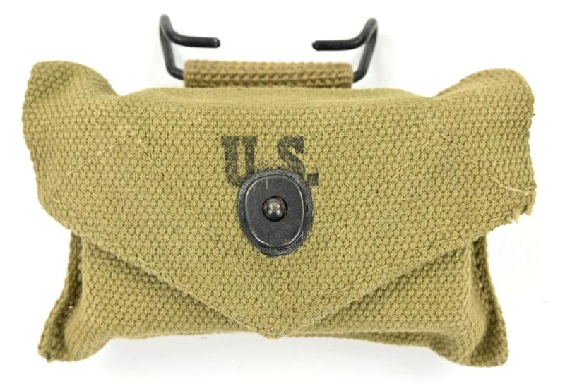 US WW2 M-1924 First Aid Pouch with First Aid Dressing