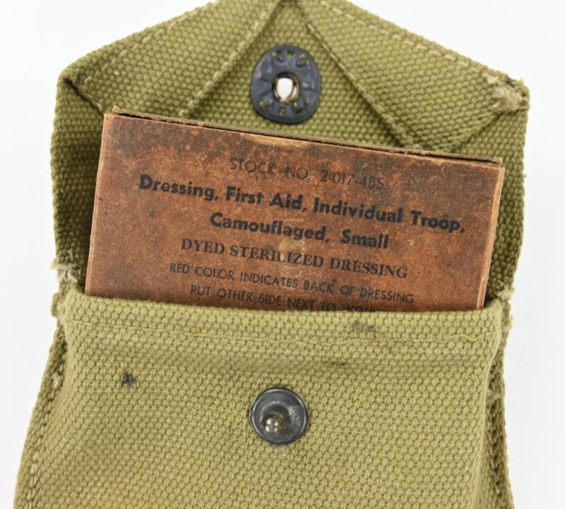 US WW2 M-1924 First Aid Pouch with First Aid Dressing