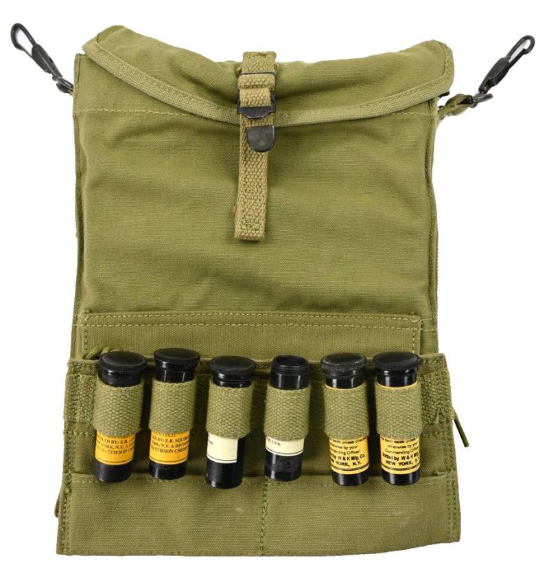 US WW2 Medic Pouch with Medicine Tube Attachment Pouch