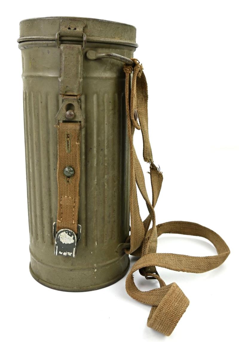 German WH M31 Camo Gasmask & Cannister