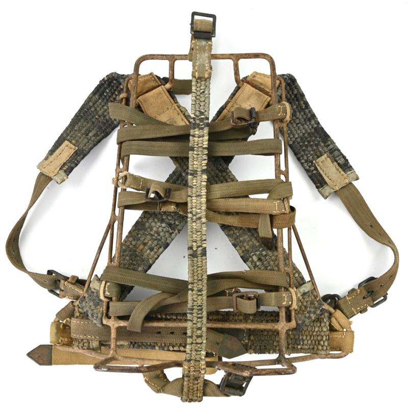 German WH Tragegestell 43 with Ersatz Straps