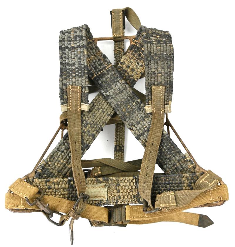 German WH Tragegestell 43 with Ersatz Straps