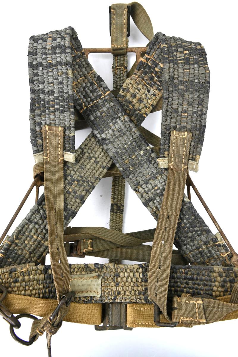 German WH Tragegestell 43 with Ersatz Straps
